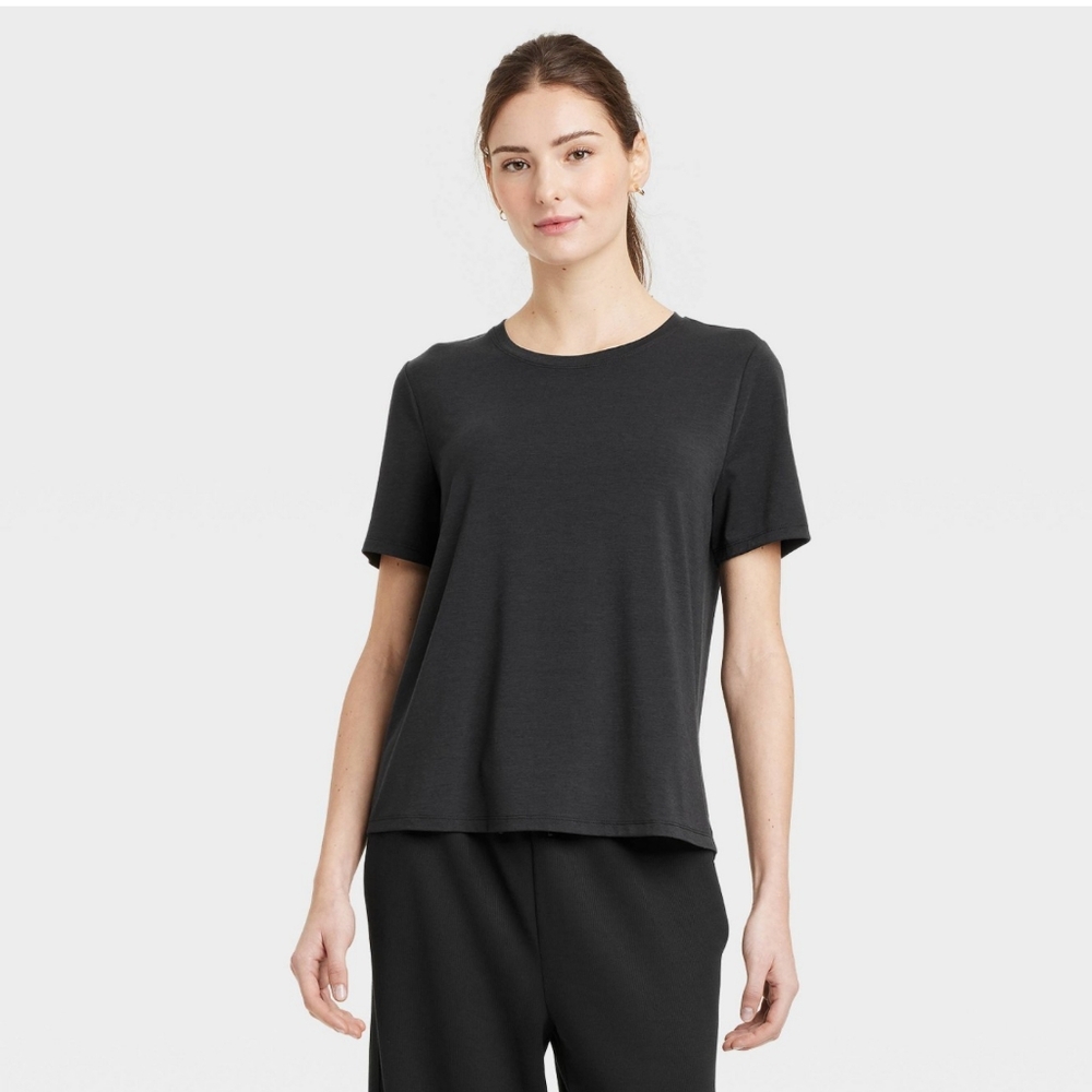 All in Motion Black Short Sleeve Relaxed T-Shirt